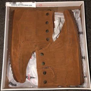 NEVER WORN Minnetonka Booties!